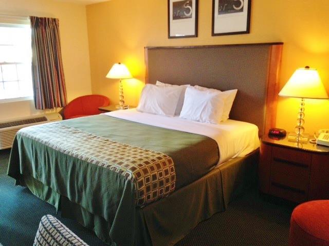 Americas Best Value Inn Media Philadelphia Номер фото