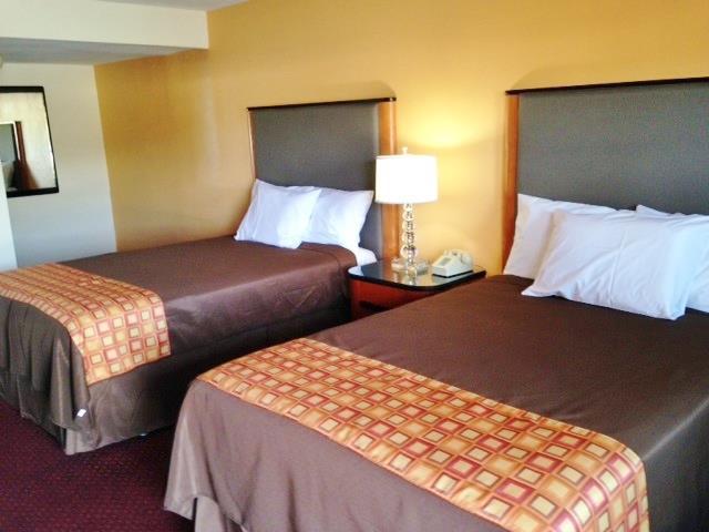 Americas Best Value Inn Media Philadelphia Номер фото