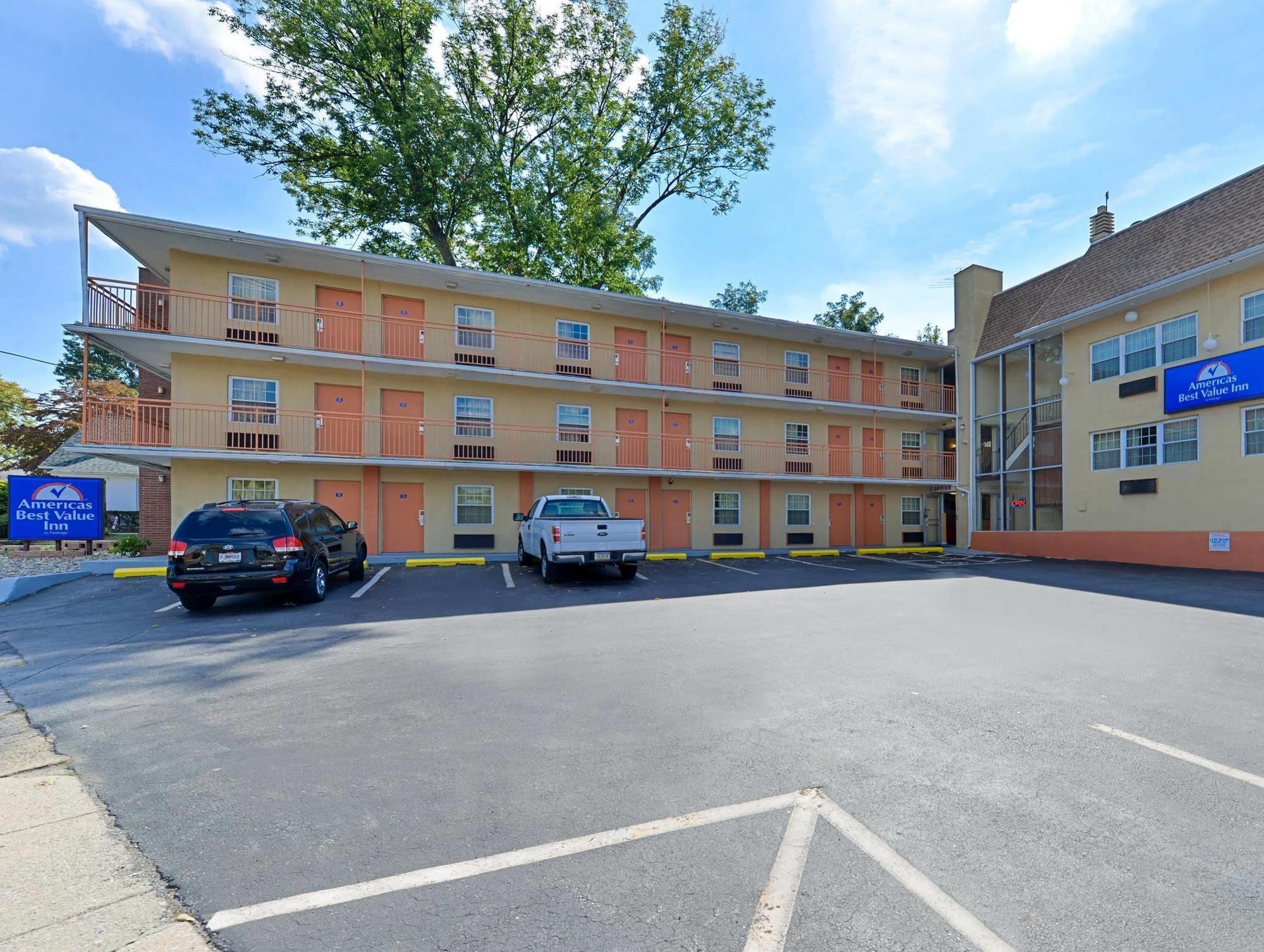 Americas Best Value Inn Media Philadelphia Экстерьер фото